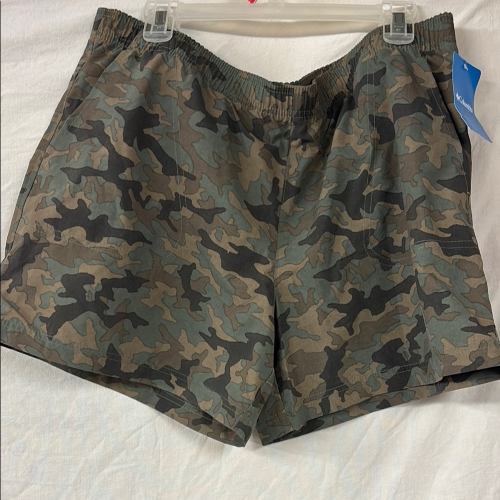 Columbia Camouflage Women's Shorts Size XL